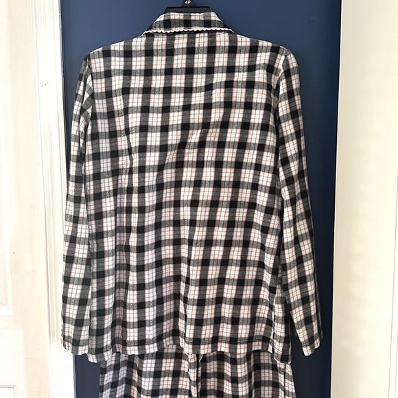 Women’s Victoria’s Secret Plaid Flannel Pajama Set Size Medium - Picture 8 of 11